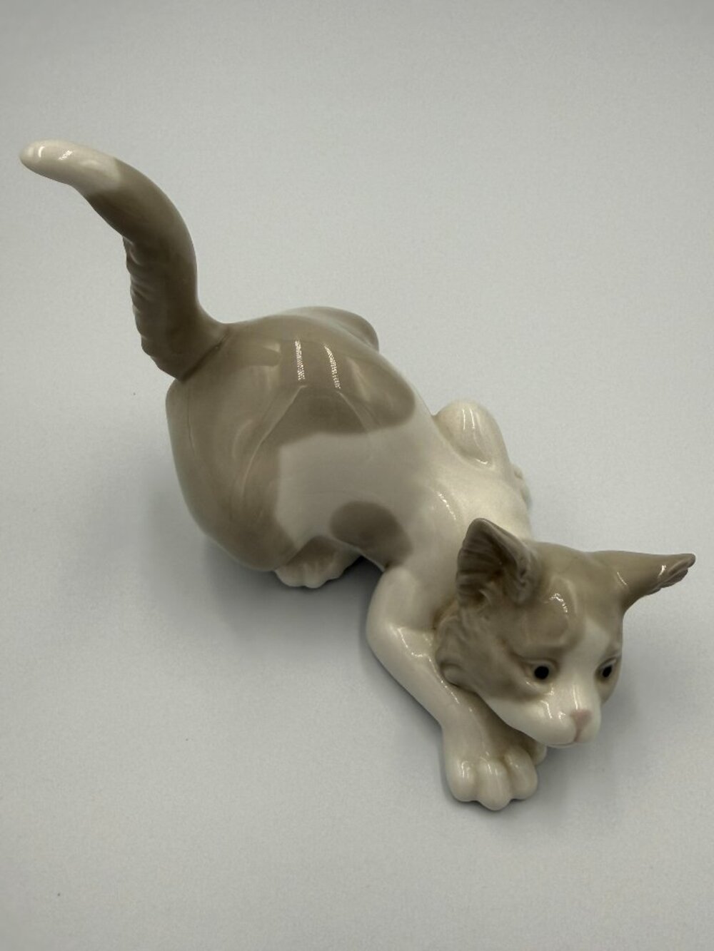 Vintage Lladro Gray and White "Attentive Cat"